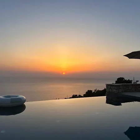 Villa Stravatha Secluded Sunset *