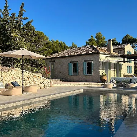 Stravatha Secluded Sunset Villa *