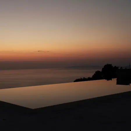 Vilă Stravatha Secluded Sunset