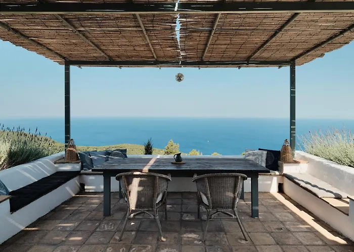 Stravatha Secluded Sunset Villa *