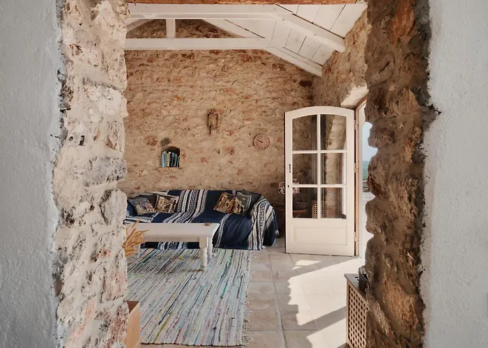 Vilă Stravatha Secluded Sunset