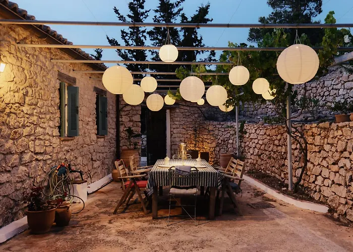 Stravatha Secluded Sunset Volímai