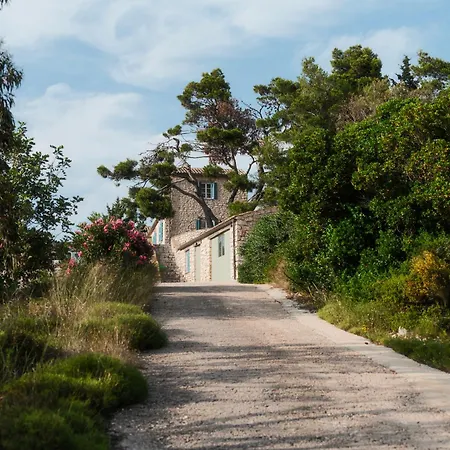 Stravatha Secluded Sunset Villa Volímai