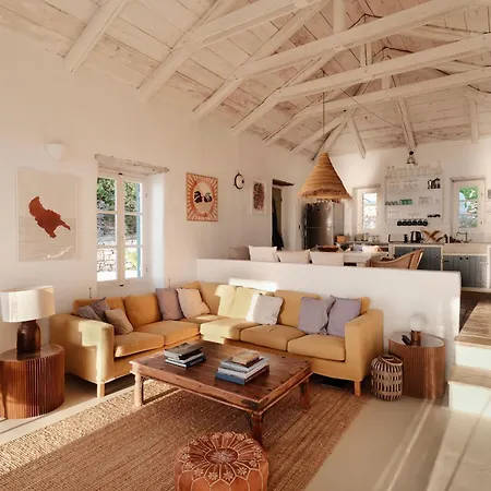 Stravatha Secluded Sunset Volímai